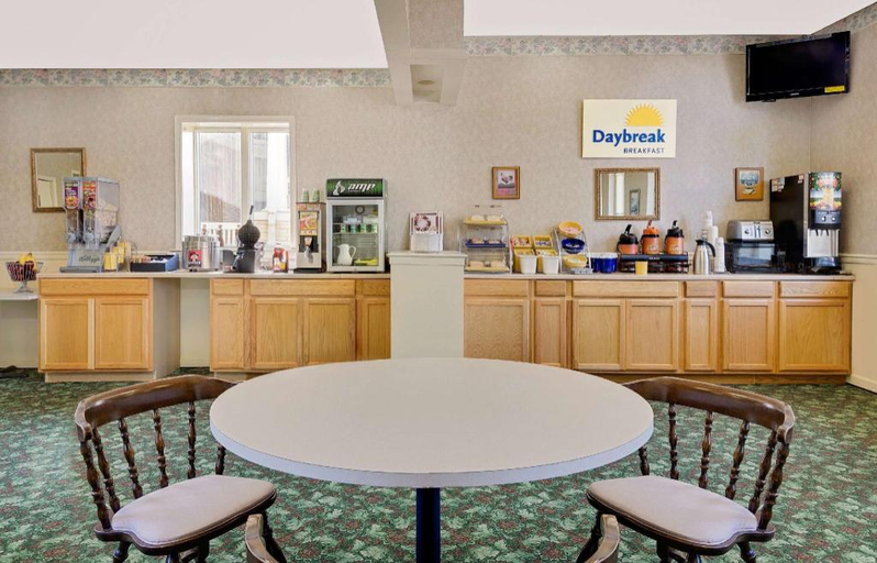 Food & Drinks, Days Inn by Wyndham Waynesboro, Franklin