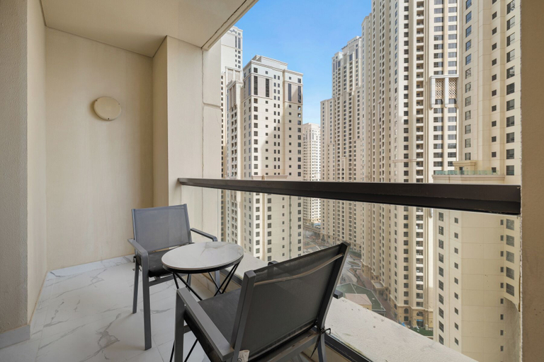 Terrace/patio 3, 2BR Marina View Steps from the Beach, Dubai