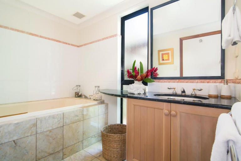 Bathroom 4, 8 The Point Apartment, Douglas