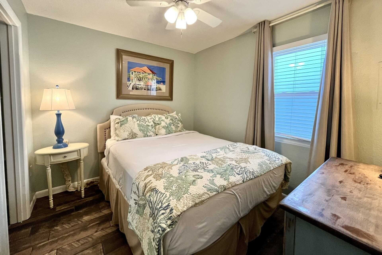 Room 3, Sunrise Ge 212 2 Bedroom Condo by RedAwning, Baldwin