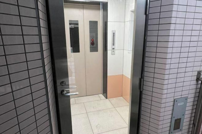 Interior 2, YMK Oshiage 3A, Sumida