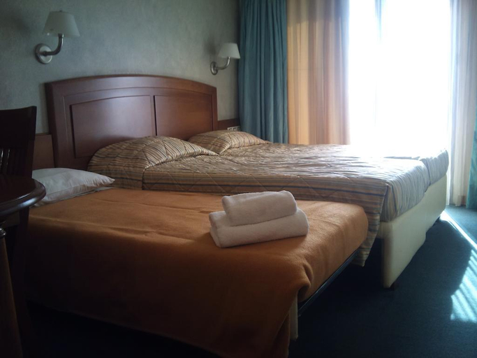 Bedroom 3, Crystal City Hotel, Attica
