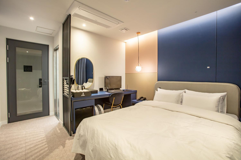 Bedroom 3, Wonju Hotel On The Moon, Wonju