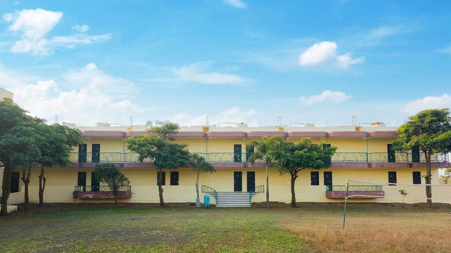 Exterior detail, Wilson Valley Resort, Valsad