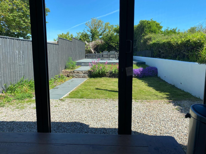Others 5, Hope Thatch, Devon