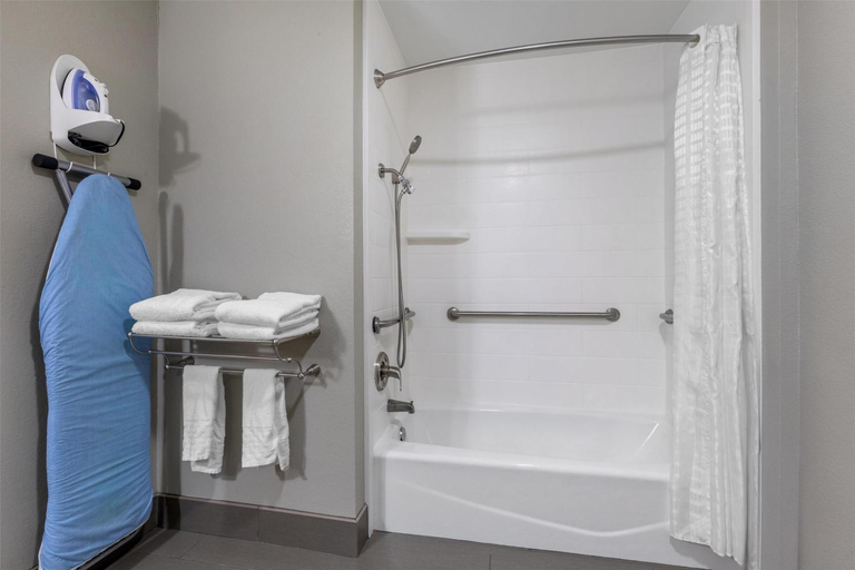 Bathroom 4, Best Western Plus Denton Inn & Suites, Denton