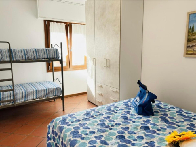 Bedroom 2, Beautiful two-room apartment on the sea front - Beach place included, Venezia