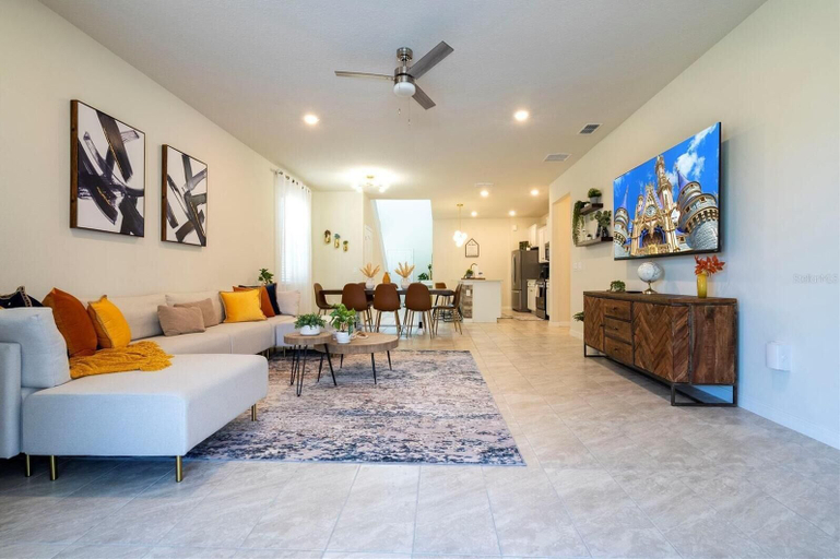 Living area 3, VedaHive Luxury Villa, Polk