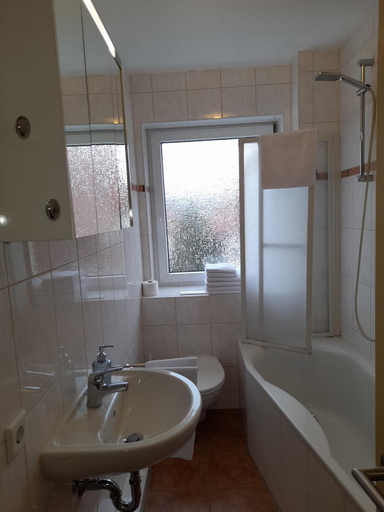 Bathroom 2, BestBoarding24, Aschaffenburg