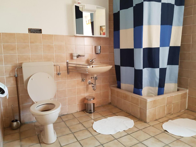Bathroom, Ring-Speed Motorsport, Ahrweiler
