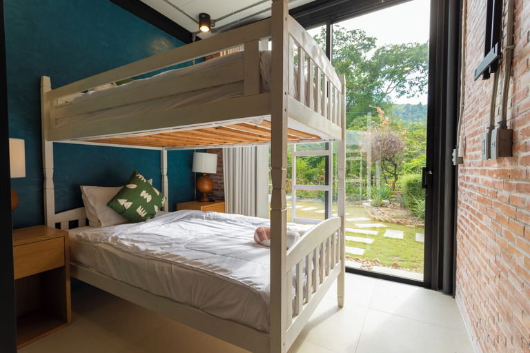 Room 5, 6Br Modern Designer Furniture Gym V62, Pulau Phuket