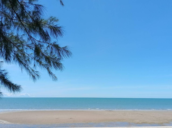 Others 5, Beachfront Hotel Cha Am, Cha-Am