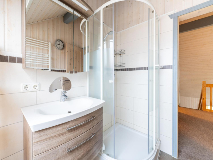 Bathroom 3, Ferienhaus im Ferienpark Mirow, Mecklenburgische Seenplatte