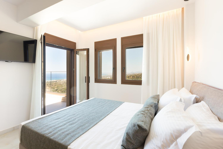 5, Villa Santa Ιrini 1 - With Heated Pool, Crete