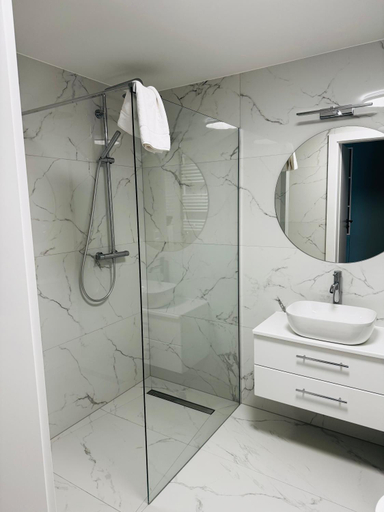 Bathroom 2, Grand Kapitan Medi Spa, Kołobrzeg