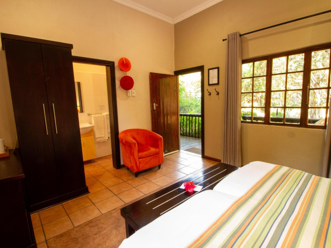 Bedroom 2, Emdoneni Lodge, Umkhanyakude