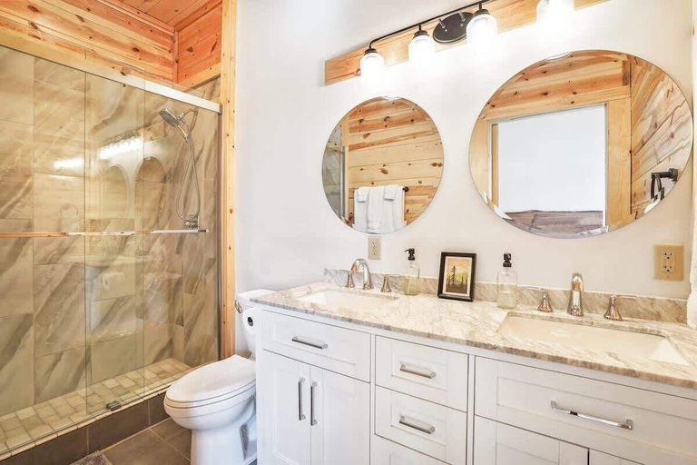 Bathroom 5, Modern Luxury I Hot Tub I Hiking, Vinton