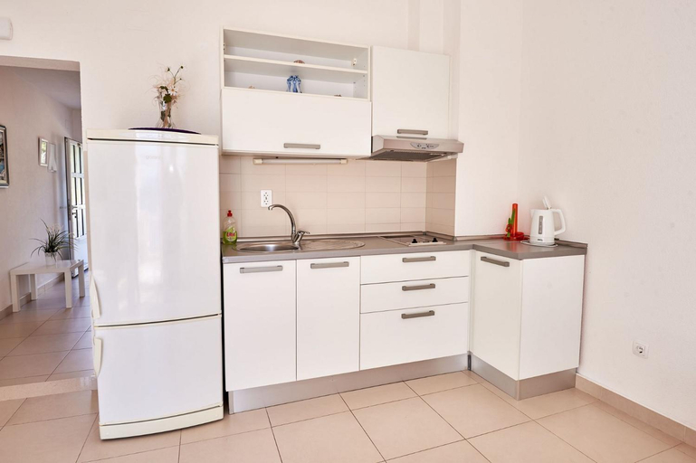 Others 4, Apartments Sea front, Slivno
