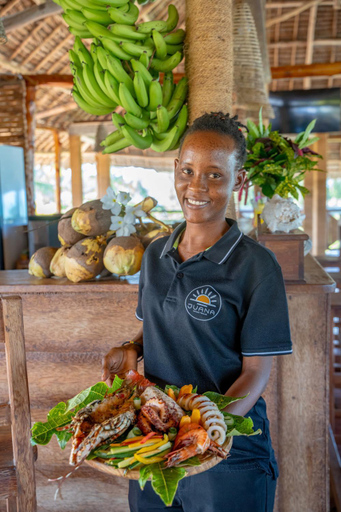 Food & Drinks 3, Juana Ocean Villas, Kusini