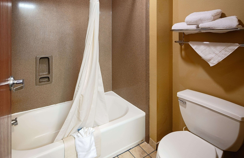 Bathroom 4, Best Western Zachary Inn, East Baton Rouge