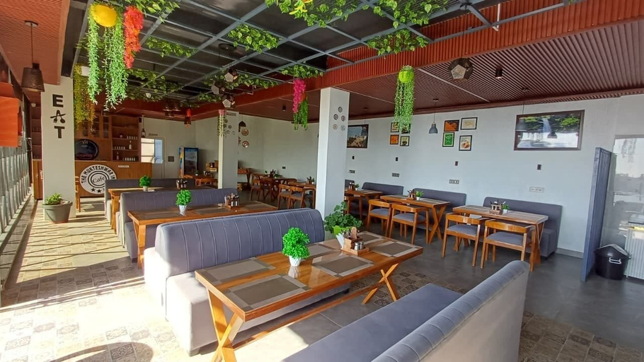Restaurant 4, The Mukteshwar Inn Rooftop Cafe, Nainital
