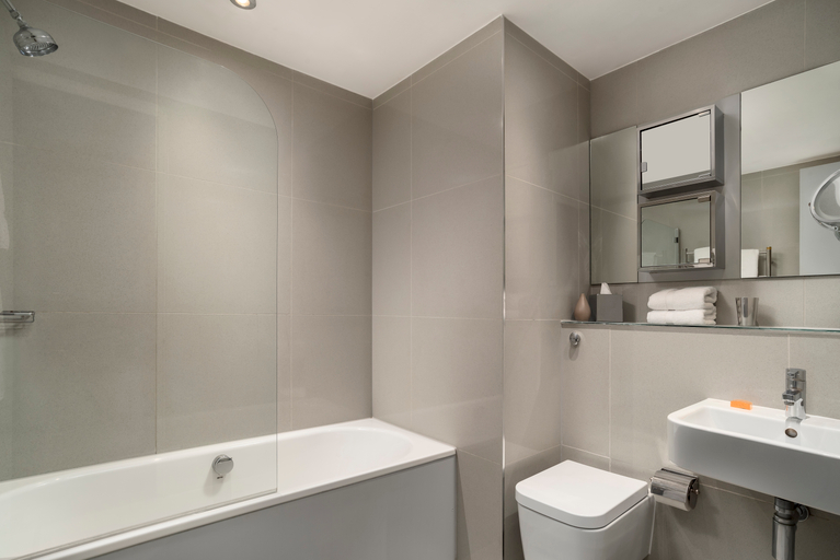 Bathroom, Templeton Place by Supercity Aparthotels, London