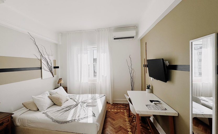 Bedroom 2, Saldanha Residence Apartments, Lisbon