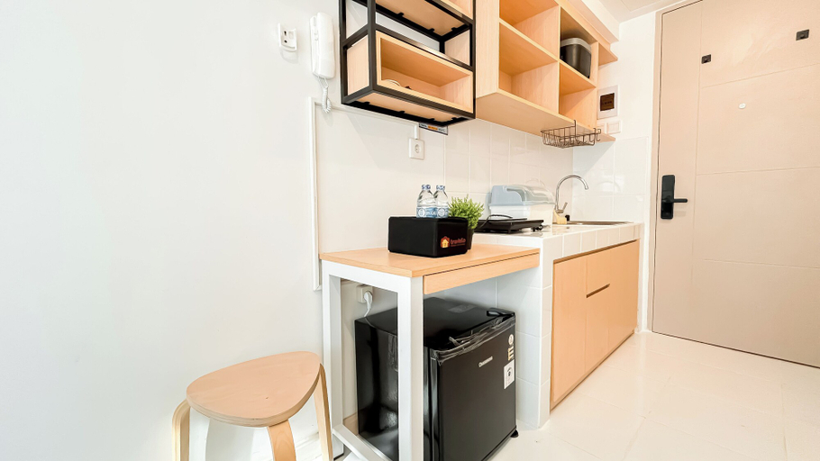 Private kitchen 3, Minimalist Look Studio Near Tokyo Hub At Tokyo Riverside Pik 2 Apartment, Tangerang