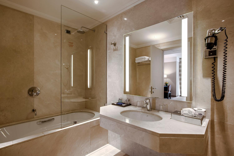 Bathroom 4, Ergife Palace Hotel, Rome