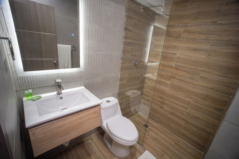 Bathroom 4, Hotel Margarita Dynasty, Mariño