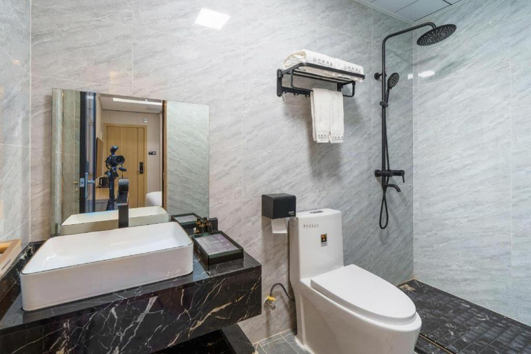 Bathroom 3, Sheng Lin Na Hotel Minzhi Branch, Shenzhen