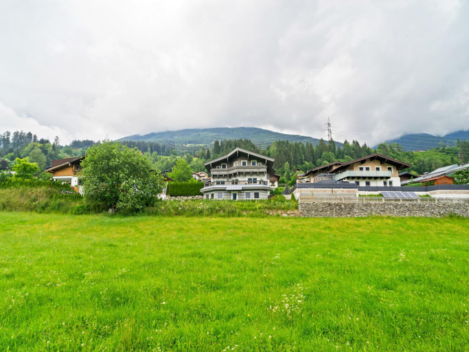 Others 4, Apartment in Neukirchen near Ski Lift, Zell am See