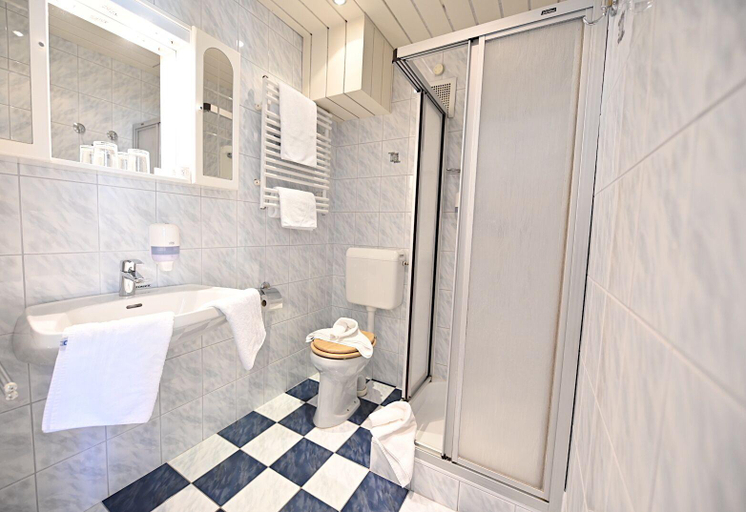 Bathroom, Hotel Jaegerhof Woerthersee - Only Adults Official Partner Amoria Spa , Klagenfurt Land
