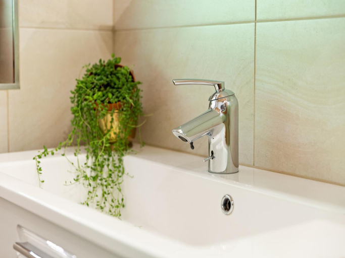 Bathroom 3, Apartment in Hollersbach near Ski Lift, Zell am See