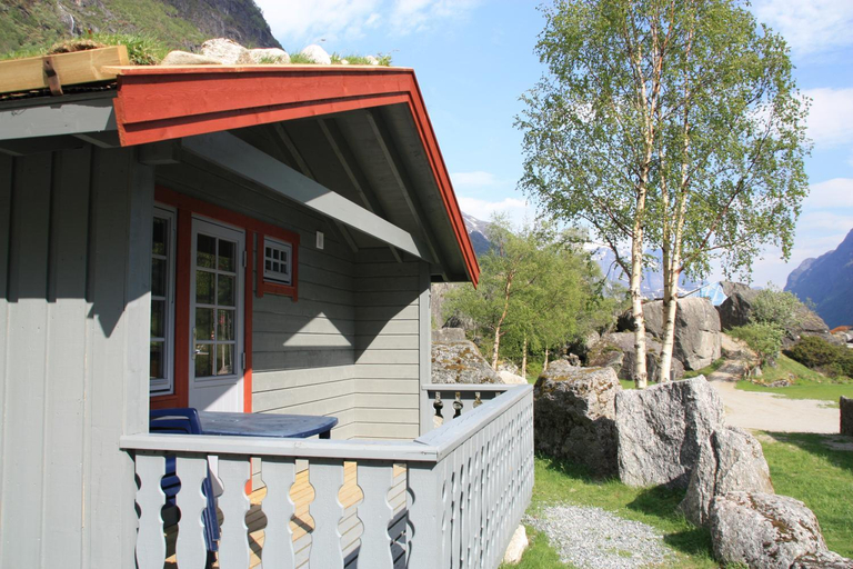 Exterior & Views