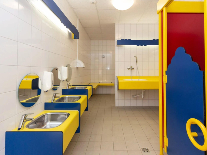 Bathroom 3, Luxusbungalow im Campingpark, Eifelkreis Bitburg-Prüm