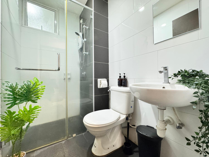 Bathroom 5, Ipoh Town Majestic Suites by IWH, Kinta