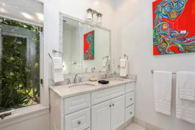 Bathroom 4, Villa Xmart - Luxury with pool, Suffolk