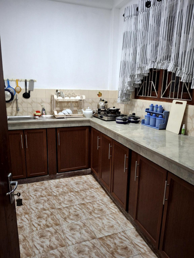 2, 2-Bedroom Villa with Free Parking on Premises., Weligama