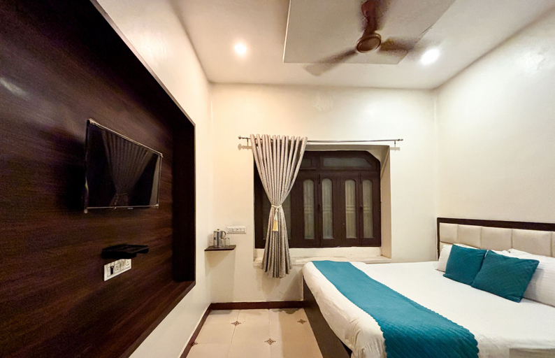 Bedroom 3, Hotel Diamond Palace, Varanasi