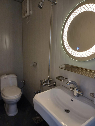 Bathroom 5, Frank-inn Guest House Islamabad, Islamabad