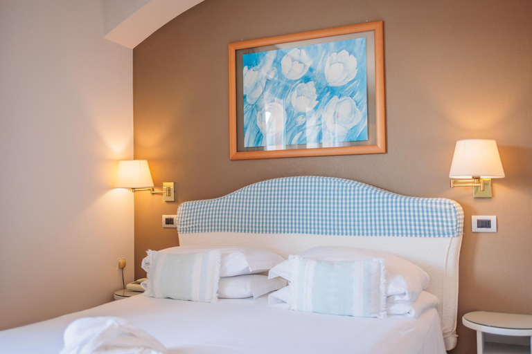 Bedroom 3, Hotel Eden, Massa Carrara