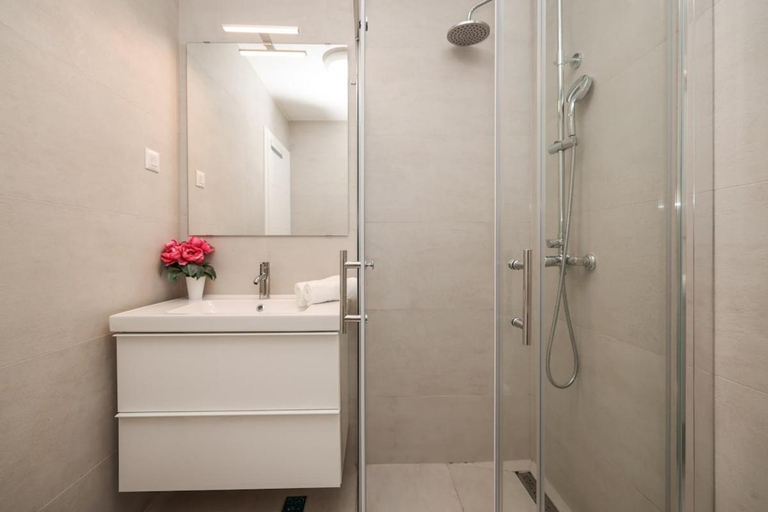 Bathroom 5, Villa Miri, Privlaka
