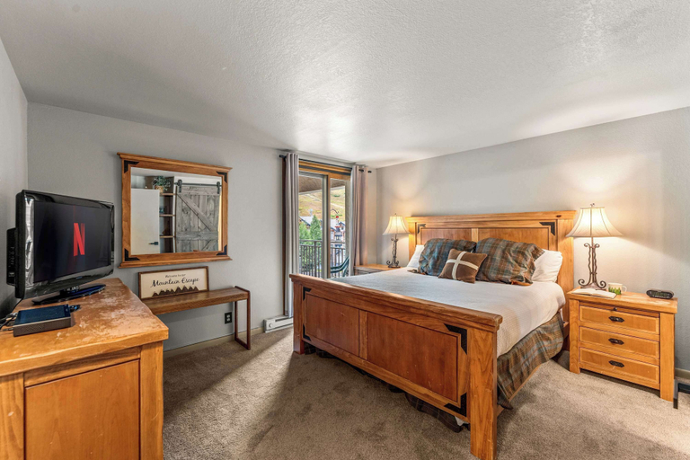 Bedroom 3, The Plaza by Traverse Hospitality, Gunnison