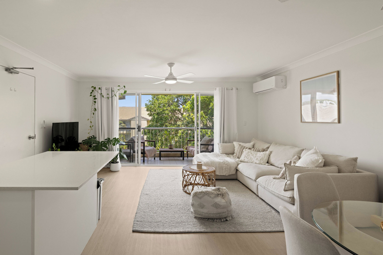 Living area 5, Palmway Burleigh Stay, Gold Coast
