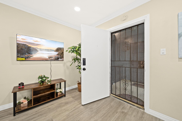 Others 4, Bright & Cozy Getaway ☼ 10min to Downtown LA ☼ Pkg, Los Angeles