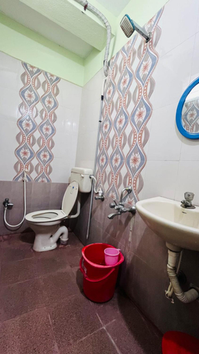 Bathroom 4, Rooms for rent, Puducherry