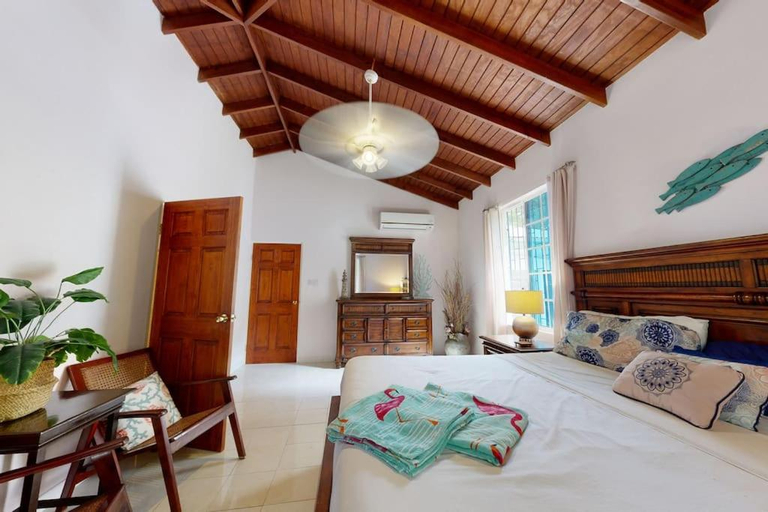 Bedroom, Kismet Garden Cottages - Dover Beach