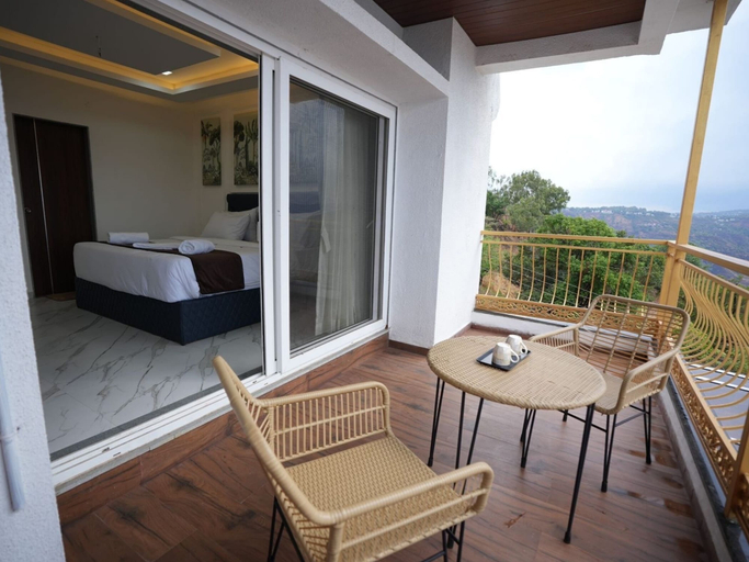 Front of property, The Mansion Resort And Spa, Satara