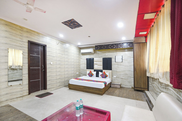 Room 5, Fabhotel Park View I, Delhi